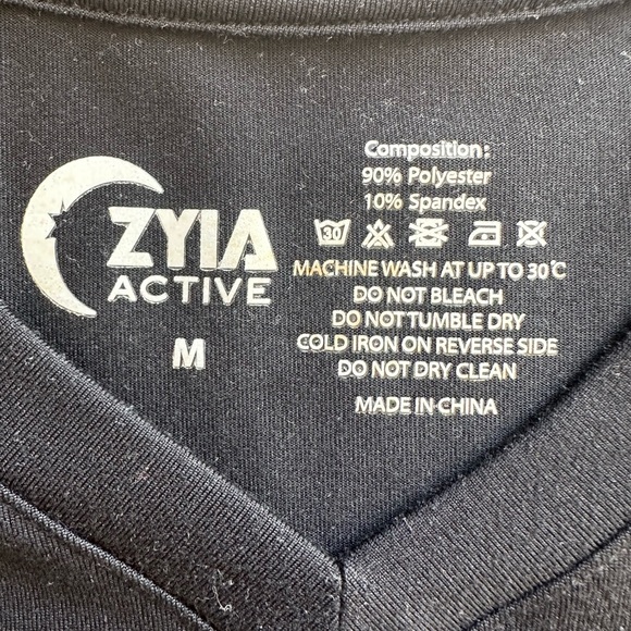 Zyia Active Go To Pocket V Black T-Shirt Size Medium - Picture 3 of 5